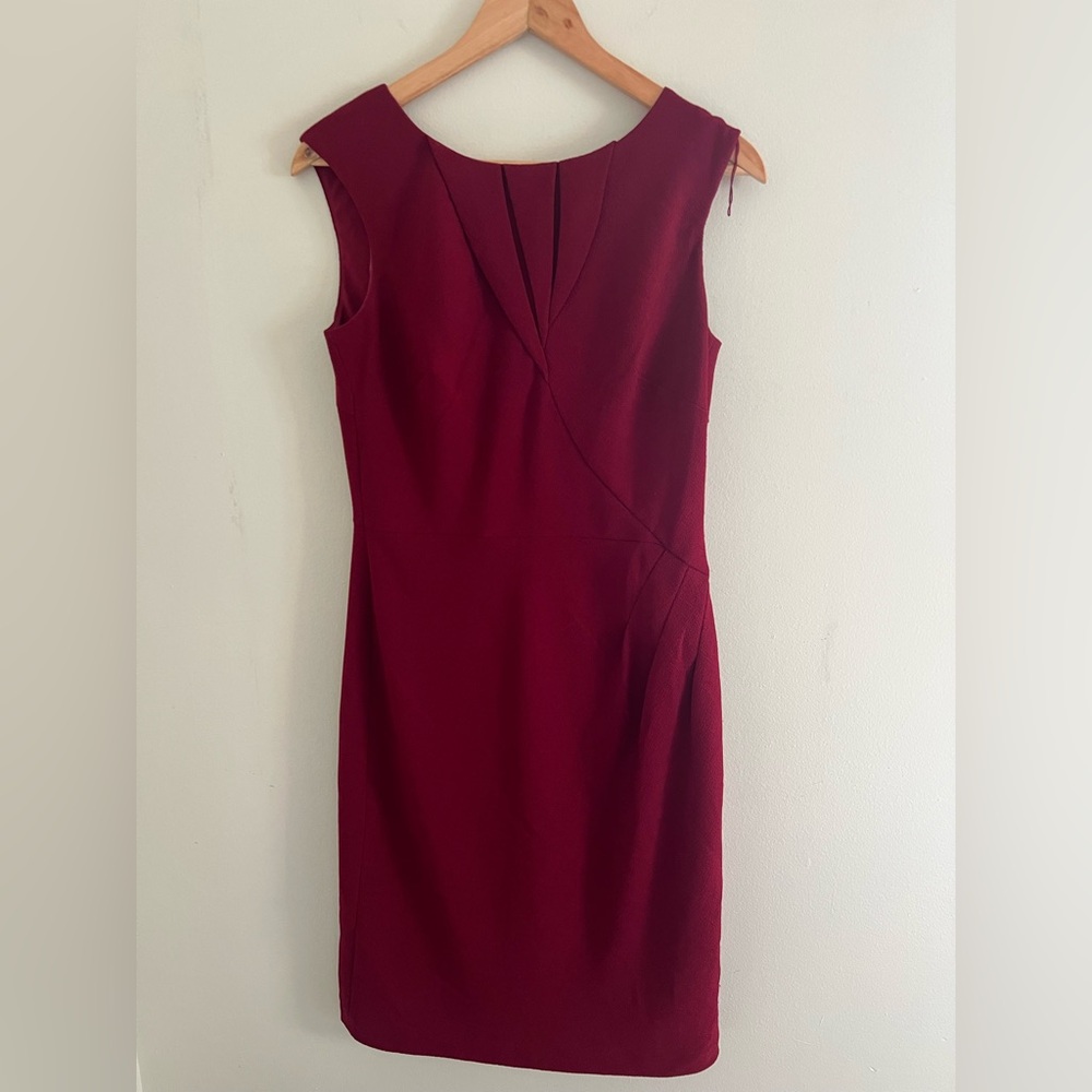Adrianna Papell Burgandy Cocktail Dress Size 8 Sleeveless Knee Length Formal